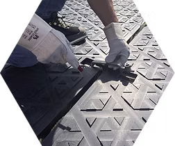 The universal ground protection mat puts an end to complicated installations